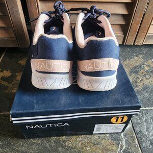 NAUTICA GIRL'S RUNNERS SIZE 11